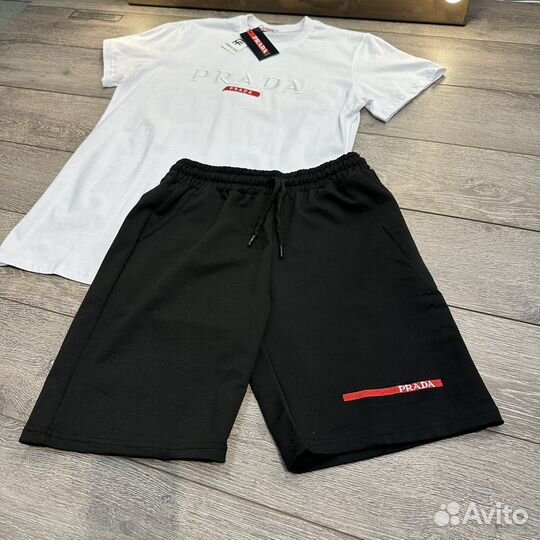 Мужской костюм Prada