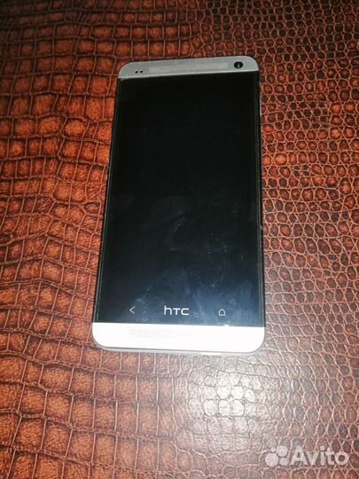 HTC One M7, 2/32 ГБ