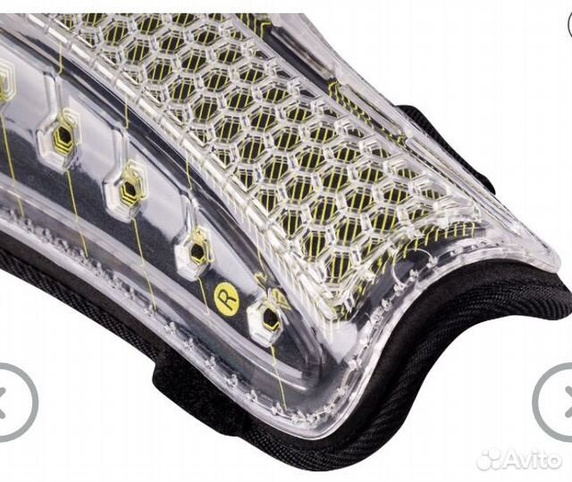 Футбольные щитки