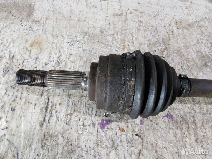 Привод передний правый