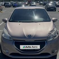 Peugeot 208 1.2 AMT, 2014, битый, 126 921 км, с пробегом, цена 700 000 руб.