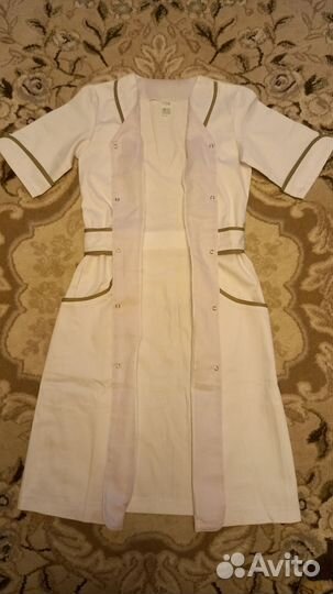 Халат новый белый на кнопках размер 42