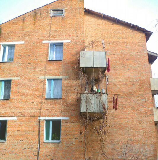 Комната 38 м² в 1-к., 1/3 эт.