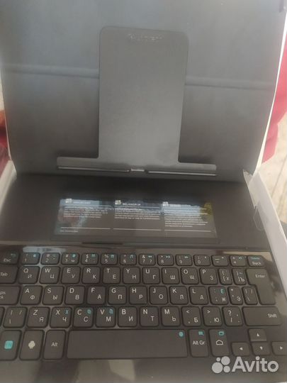 Чехол-клавиатура Logitech Ultrathin Keyboard Folio