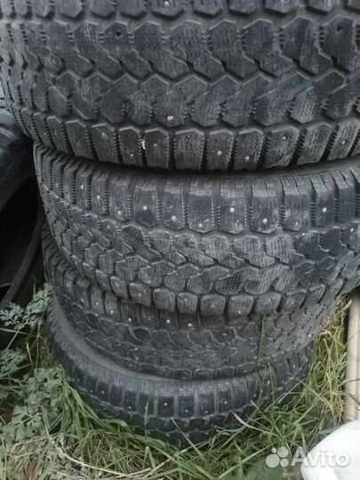 Yokohama Ice Guard F700Z 215/65 R16