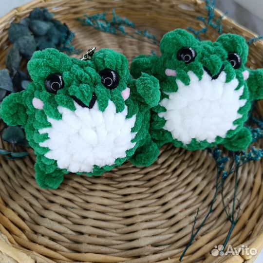 Вязаная лягушка