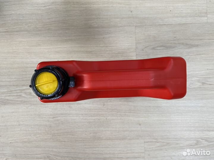 Плоская канистра Экстрим Драйв 10 литров (красная)