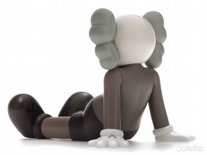 Kaws Holiday Limited 7 Vinyl Figure 17.8cm