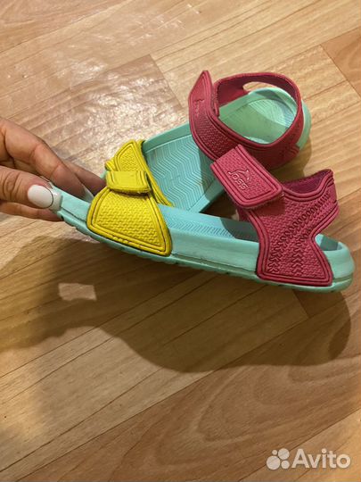 Сандали для девочки 29-30