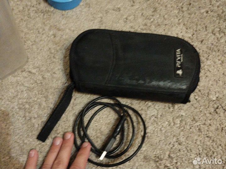 Ps vita прошитая 64гб + чехол + много игр