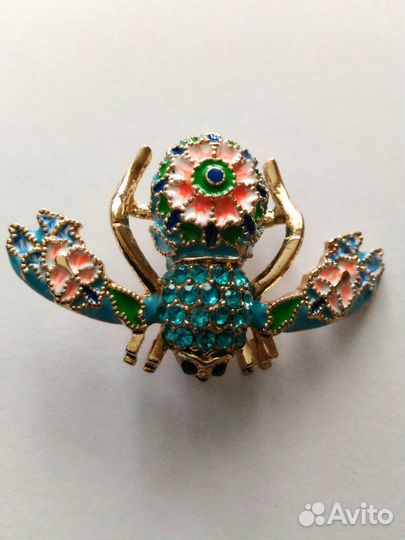 Брошь-кулон из серии 