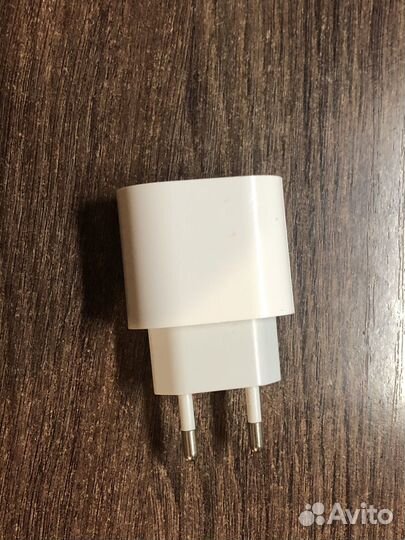 Блок для зарядки iPhone