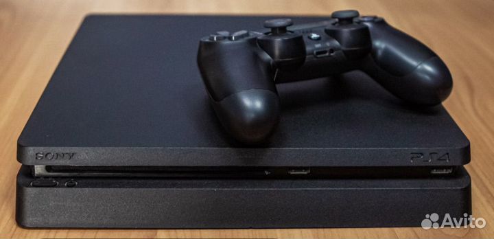 Sony PS4 slim