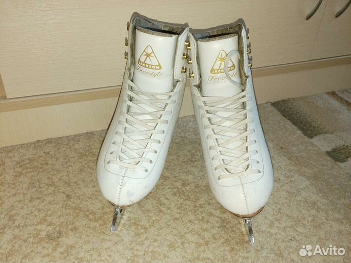 Фигурные коньки jackson 30 - 31