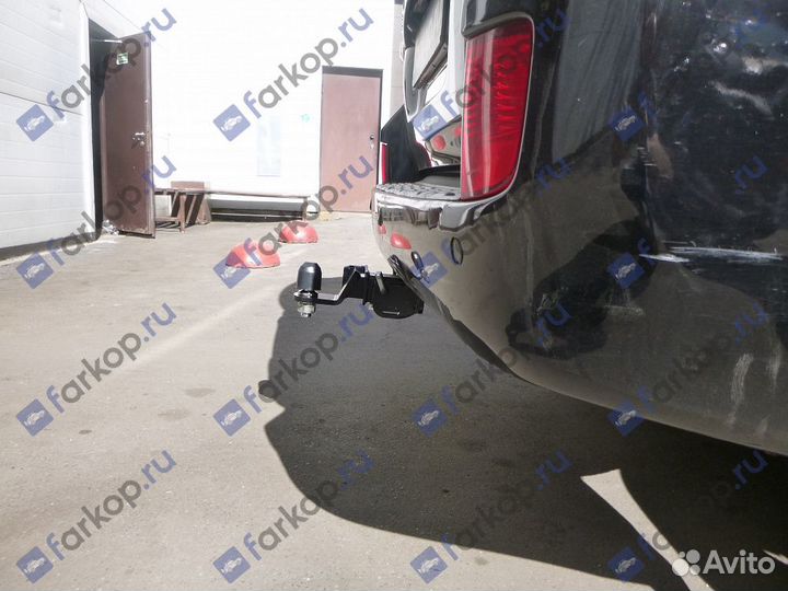 Фаркоп на Toyota Land Cruiser