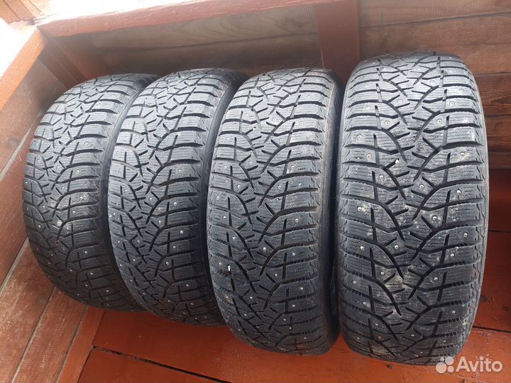 Bridgestone Blizzak Spike-02 SUV 225/55 R18 98T