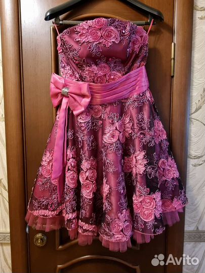 Платье праздничное