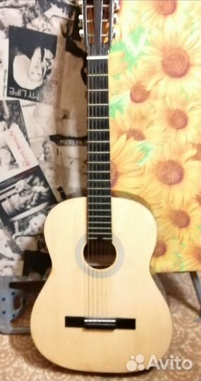 Акустическая Гитара Julia 6-ти струн. Нужен ремонт