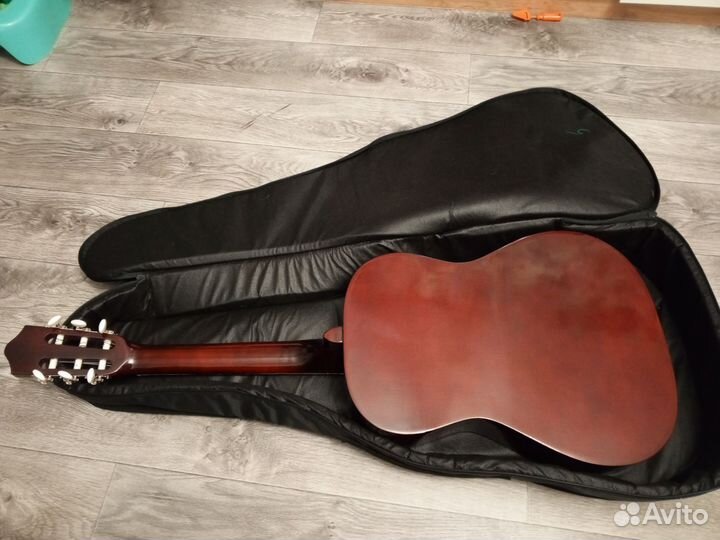 Классическая гитара шестиструнная