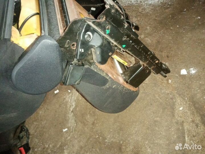 Сиденье переднее правое Ford Mondeo 3 cjba 4C75592