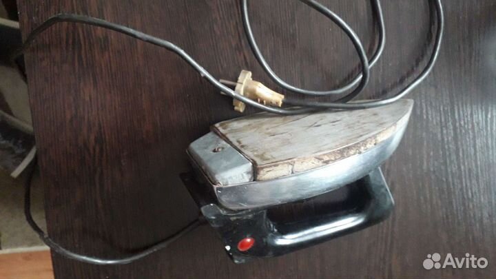 Утюг 60-х лет