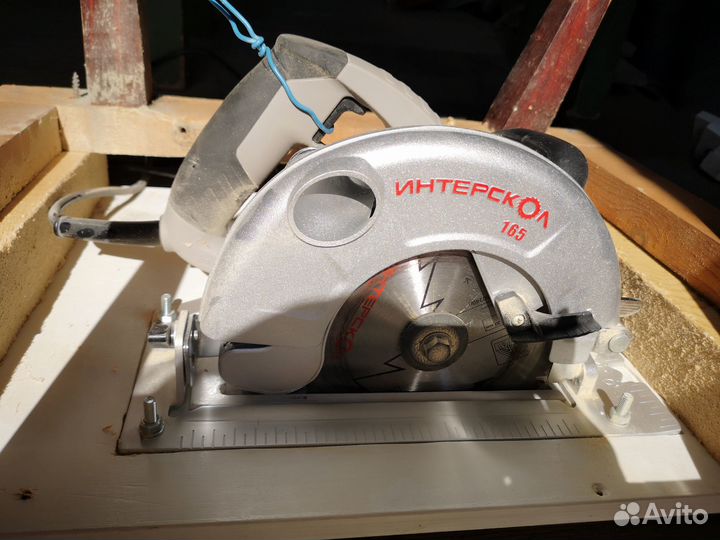 Циркулярный станок (пила) Интерскол