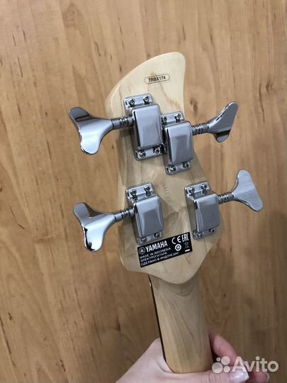 Бас гитара yamaha
