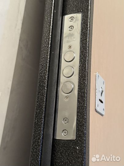 Входная сейф дверь