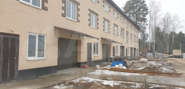 4-к. квартира, 100 м², 1/3 эт.