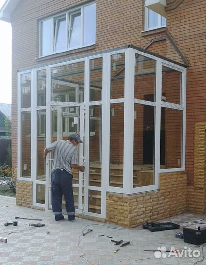 Бригада строителей