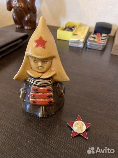 Статуэтка будёновца