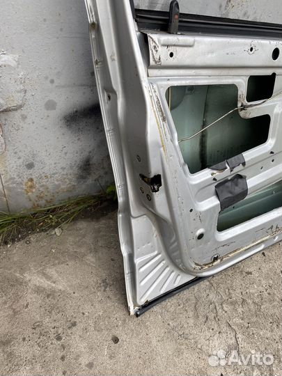 Передняя дверь нива шевролет 2123