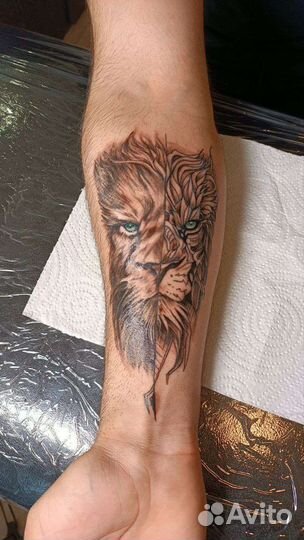 Модель на татуировки