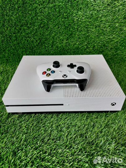 Xbox One S 500 Gb с играми