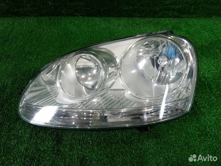 Фара передняя левая Volkswagen Golf 5 BLG (1.4)