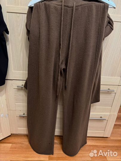 Костюм шерстяной