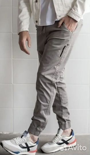 Брюки-джоггеры серые 46 размер