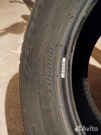 Pirelli Winter Studdable Plus 235/65 R17 108T