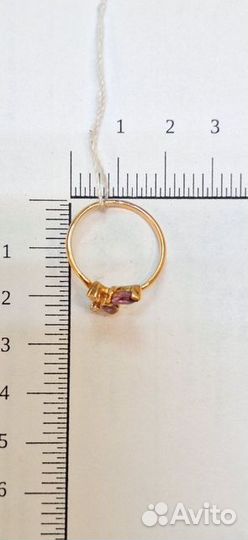 Золотое кольцо с камнем 18р