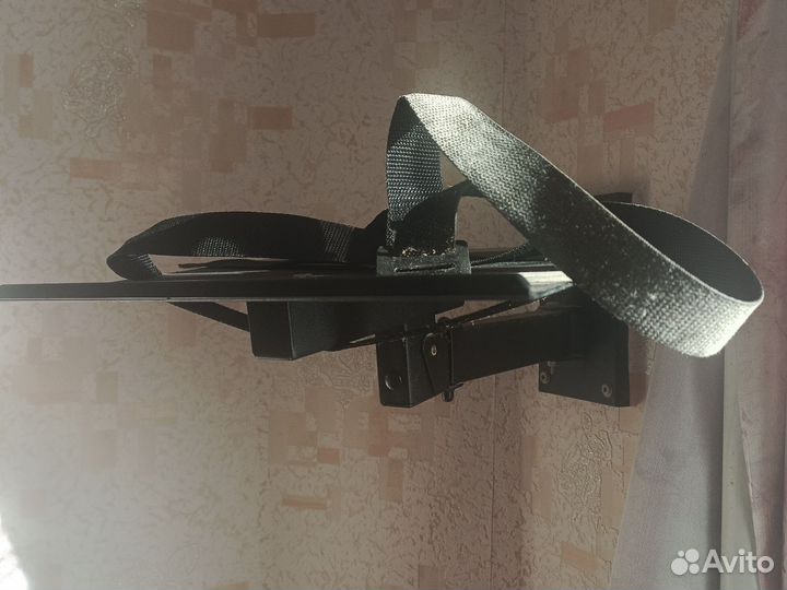 Настенная подставка для телевизора