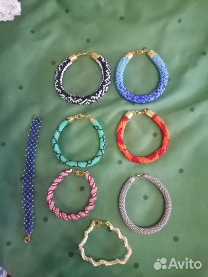 Браслет из бисера ручной работы