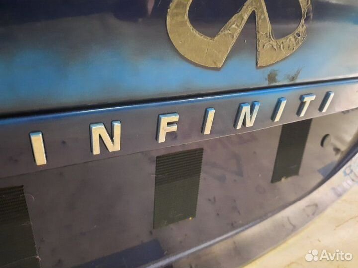 Молдинг крышки багажника нижний задний Infiniti