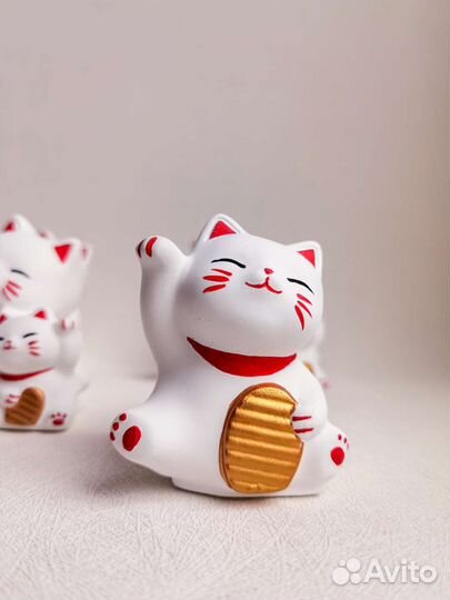 Кот удачи Манэки-Нэко из гипса, ручная работа