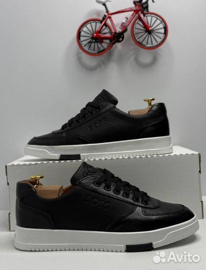 Кроссовки Boss эргономичные