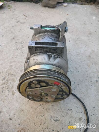 Компрессор кондиционера Ауди А4 А6 А8, Пассат и др