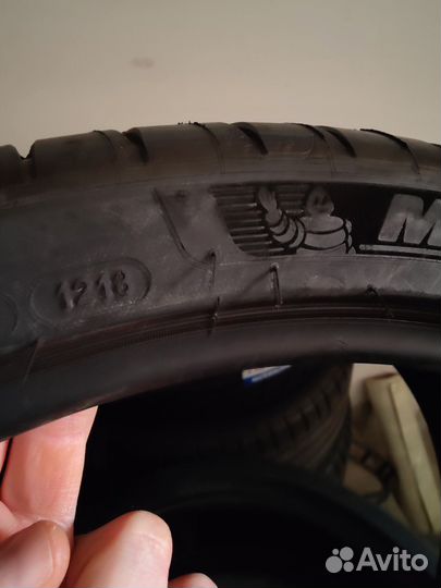 Michelin Pilot Sport 4 S 245/35 R19 93Y