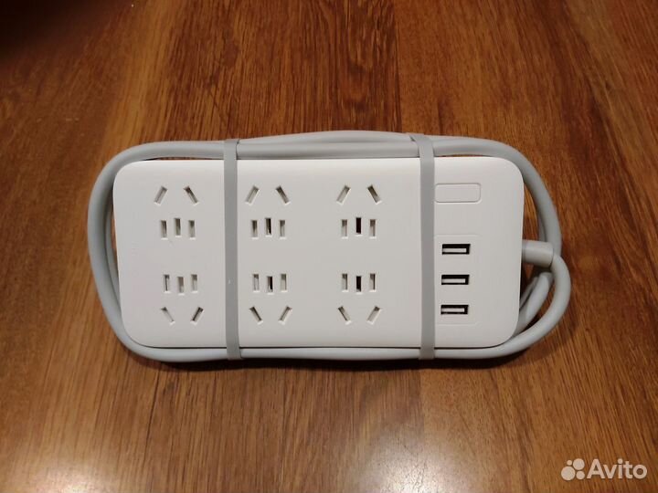 Удлинитель 100 в. на 6 роз. и 3 USB зарядки. Новый