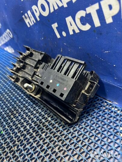 Блок предохранителей салона Mercedes-Benz W211