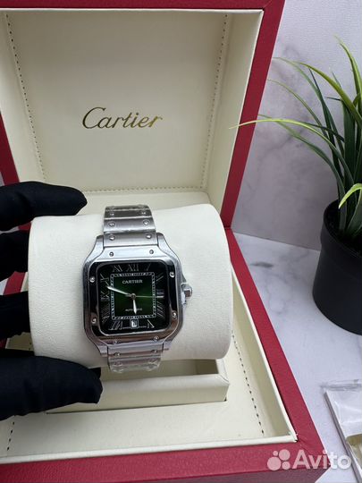 Наручные часы зеленые cartier