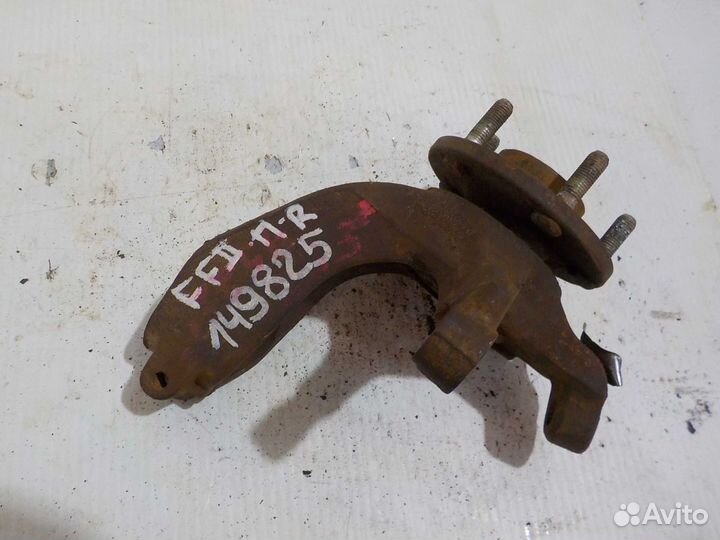 Кулак поворотный передний правый Ford Focus 2